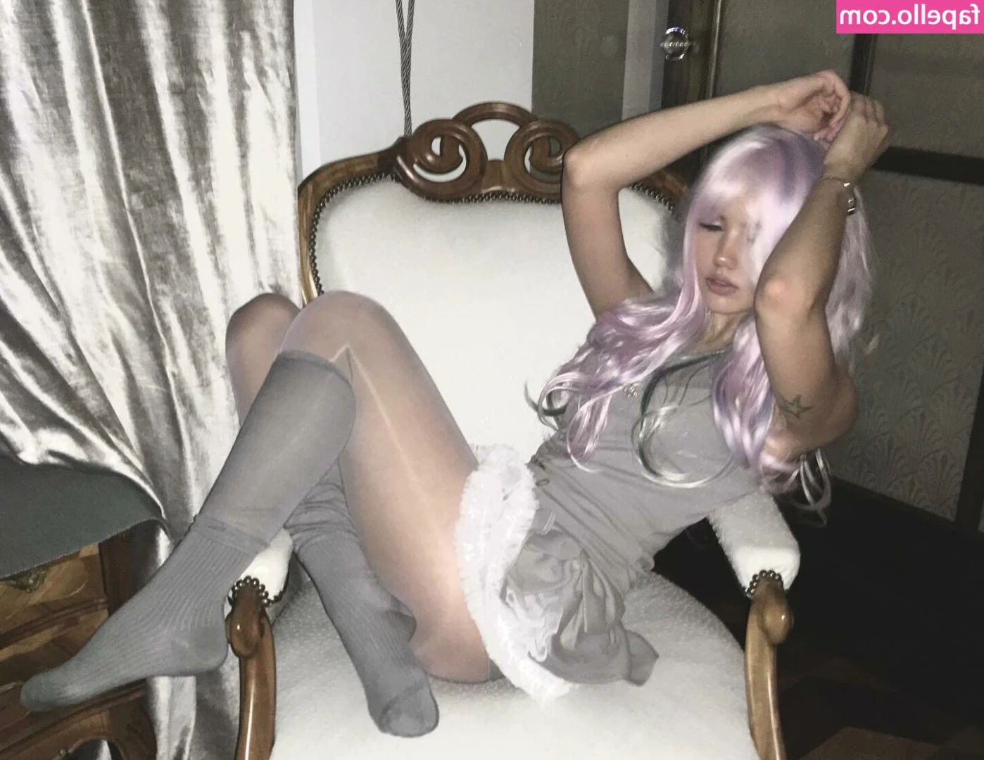N_alexeevaaa [ n-alexeevaaa ] - Literally dead after workout 🥵  And these socks too!! They smell