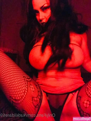 katkildare69 - Woke up like this.