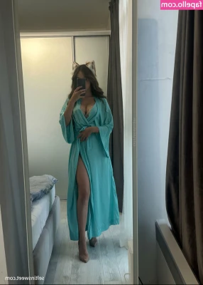 Seltin Sweety [ seltin-sweety ] - Who wants to join me in the bath tonite 🛀 check DMs soon 😈