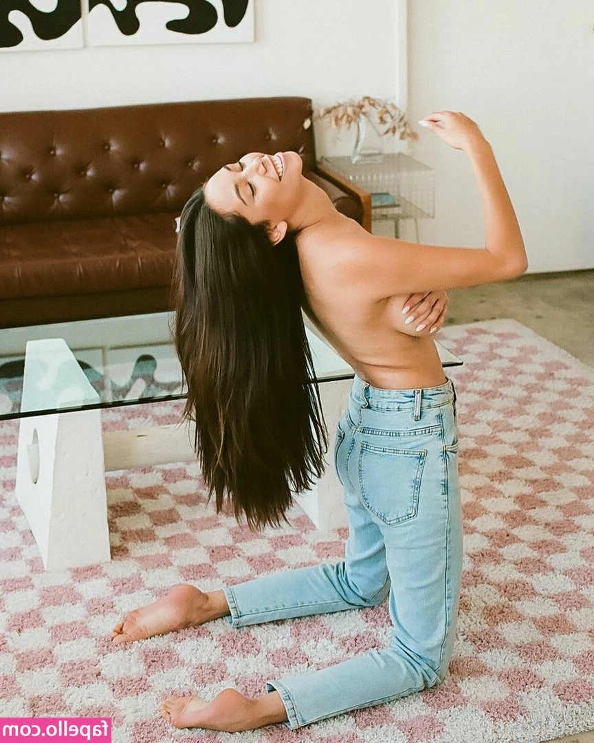 Desiree Flores [ desiree-flores ] - Le virage