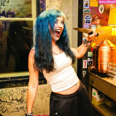 Delilah Bon [ delilah-bon ] - Had a good shower   Sorry been slow on content  Let s sext in chat