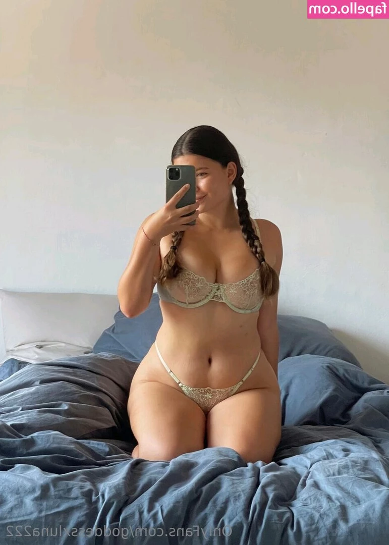 Isabellakiss [ isabellakiss-1 ] - need you to pound this pussy please <3