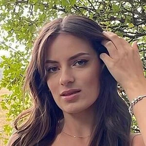 Bella James