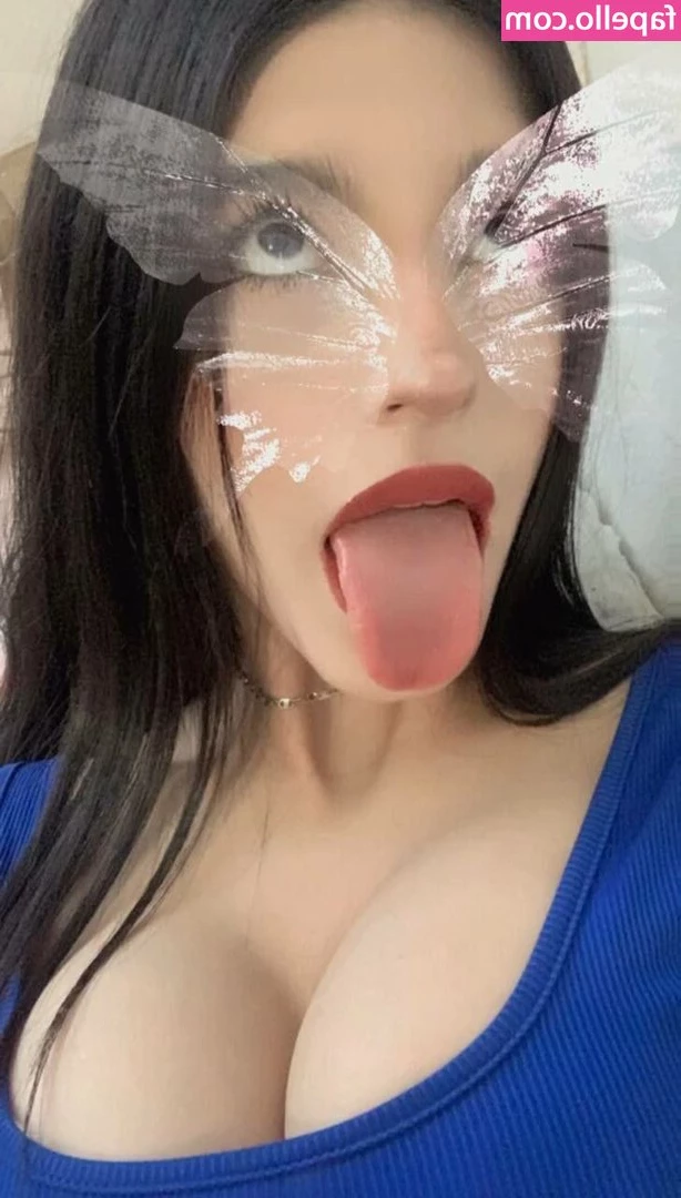 Hard2lov333 - Good morning love 💋 It's your Golden Bunny in her fetish bra.