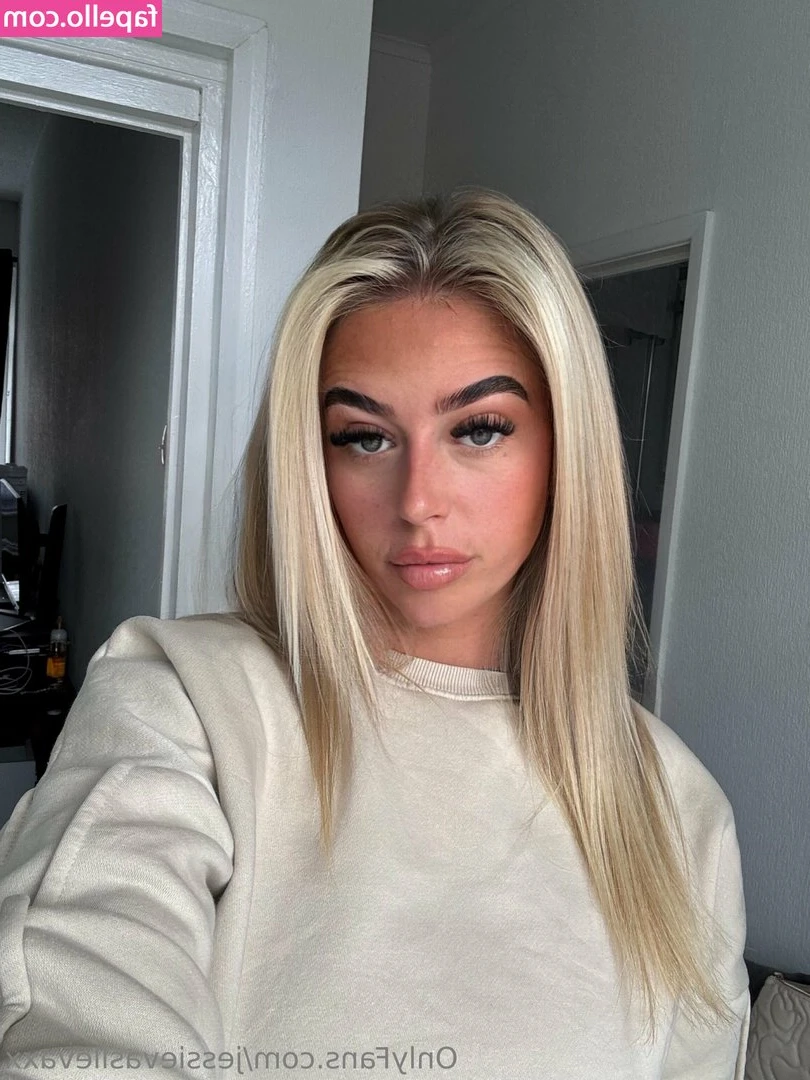 jessievasilevaxx [ jessievasilevaxx-1 ] - 💥R u a Tits, Pussy or Ass guy? Where would u start and what would