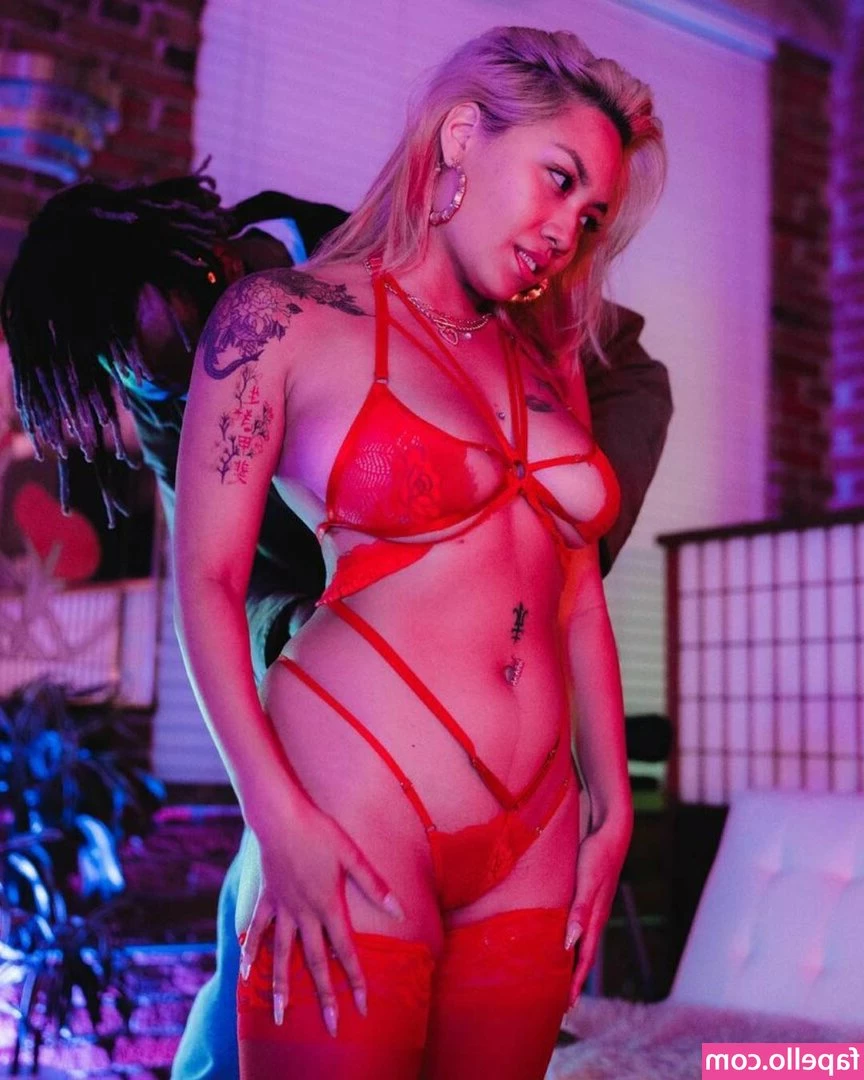 FaZe Girls [ faze-girls ] - my tiny panties really wanted u to see my pussy 🙈