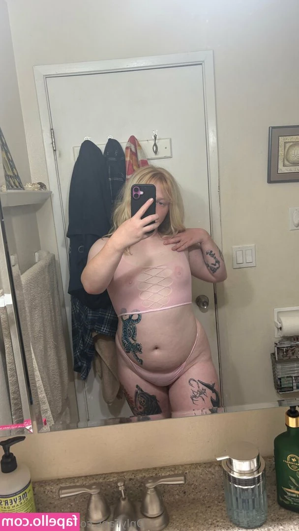ashleeames - Working on some new videos for you guys tonight! Will be posted once