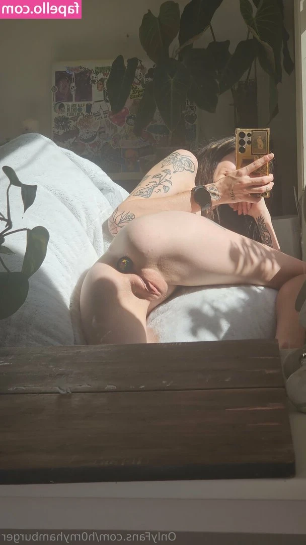 h0rnyhamburger - online fot the rest of the night, if you're waiting on content,
