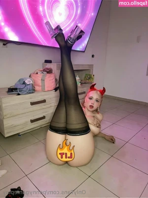 pennygameplay - By the way... Are you into redheads? 🥰