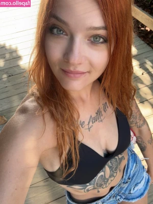 Vicky Richter [ vicky-richter ] - Good morning 🌞  Tip me 15$ for full nude video after shower 💋