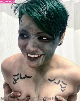 Nightmarekittykat - Wore my favorite panties today to make a video for a very special fan