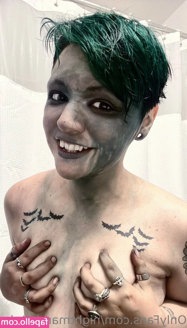 Nightmarekittykat - would you put your tongue between my buttocks