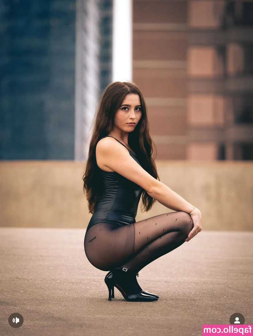 Xoxoaliyah70 - Love to be watched in the shower … bit eventually you’ll have to