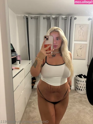 charlotteberryx - In the changing room