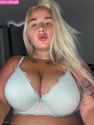 charlotteberryx - I bet I can guess what you're doing 🥵