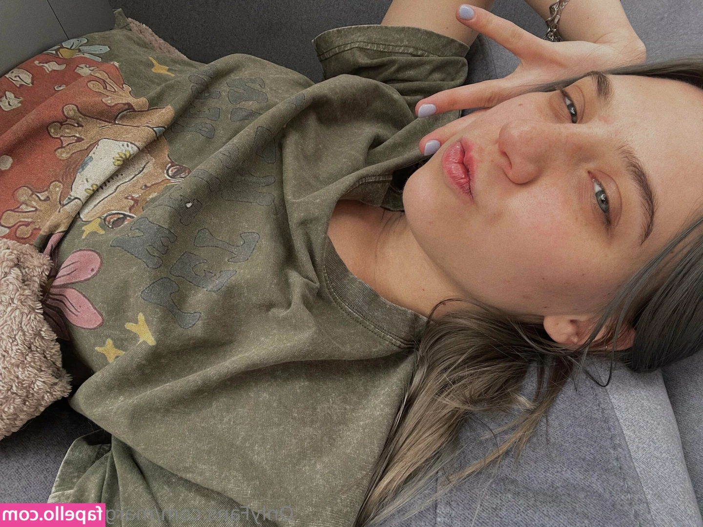 leevonie - So My Neighbors Girlfriend Was Being Mean To Me I Went Over While She