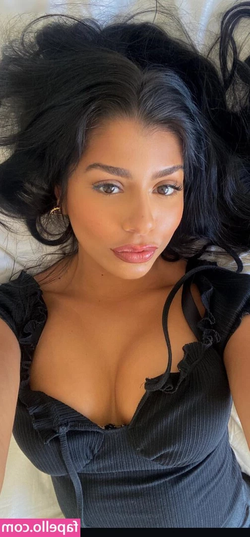 Sabrine Khan [ sabrine-khan ] - Can I fit it all?! In my ass !! Wow 👀😝