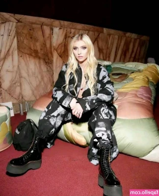 Taylor Momsen [ taylor-momsen ] - 2 assignments down, 2 to go! These undies are so cute 💚