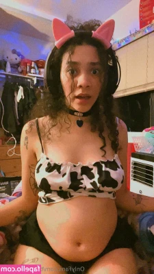 tummyemma2 - 💦💦undress me, she said 😈