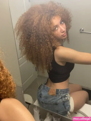 Stunna Sandy [ stunna-sandy ] - 💚 down, boy 🥰 good boy 💙 ✨ just stay put & watch me ✨