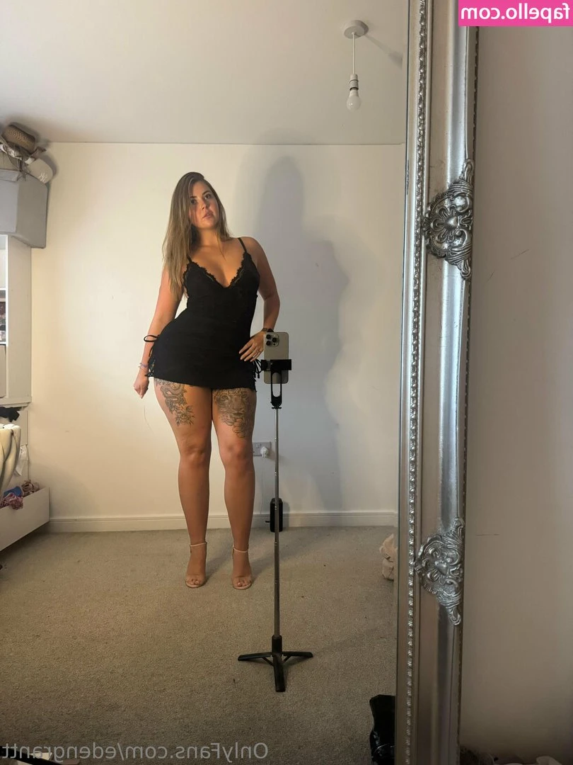 missjigglesx - hmmmm what should i post today?