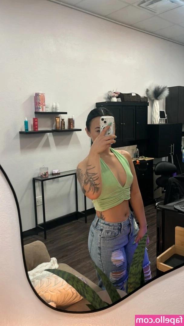 lovemaixo - Saturday pump from a good home workout. Can I get a massage to help ?