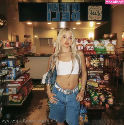 ts_jessyyy [ ts-jessyyy ] - netflix and chill?🥺