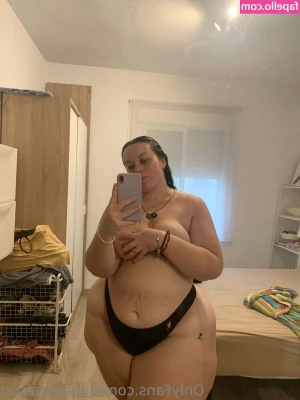 queenmaison - All I wanna do today is order food and get blazed on the couch. part 1
