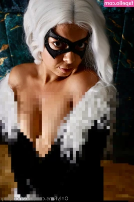 tadahcosplay - Do you think I should wear a bra under this transparent top?🫦