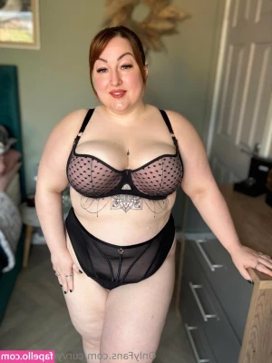 curvycariad_free [ curvycariad-free ] - My naughty mind distract my study