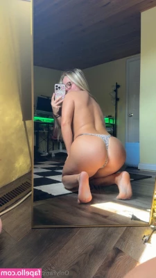cici_xoxo [ cici-xoxo ] - Someone buy me a fuck machine & whatever else I’d need to do