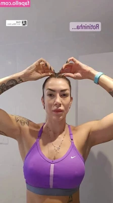Thaisa Daher [ thaisa-daher ] - Bating in my jock