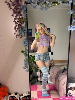 Bellaxfoxy - hi hi I’m back home from brunch with my girlies 🥰 how was your