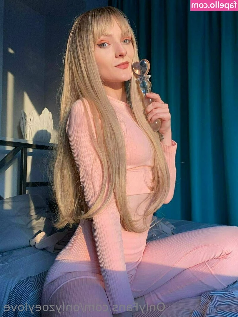 onlyzoeylove - Do I have your attention? 💕