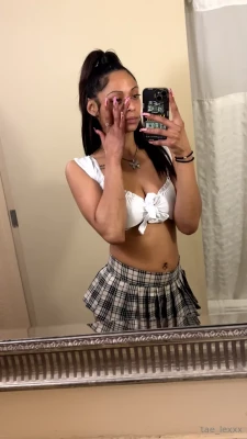 xxxelmarie - Jus out here in the heat pouring that thick sticky mud