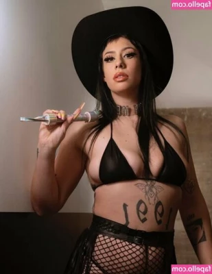 gothkaren [ gothkaren-1 ] - Oh, right -- there's video. :P What a slimy doll.