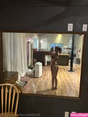 daisy1433 - I think I left my tentacle dildo in the sink in my bathroom when the