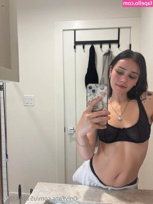 u513847224 - Was suppose to be cooking but started craving dick