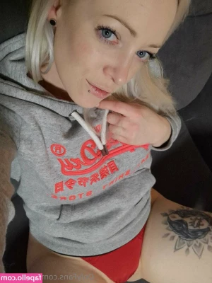 lea_privat [ lea-privat ] - Wait til you see it from the back..
