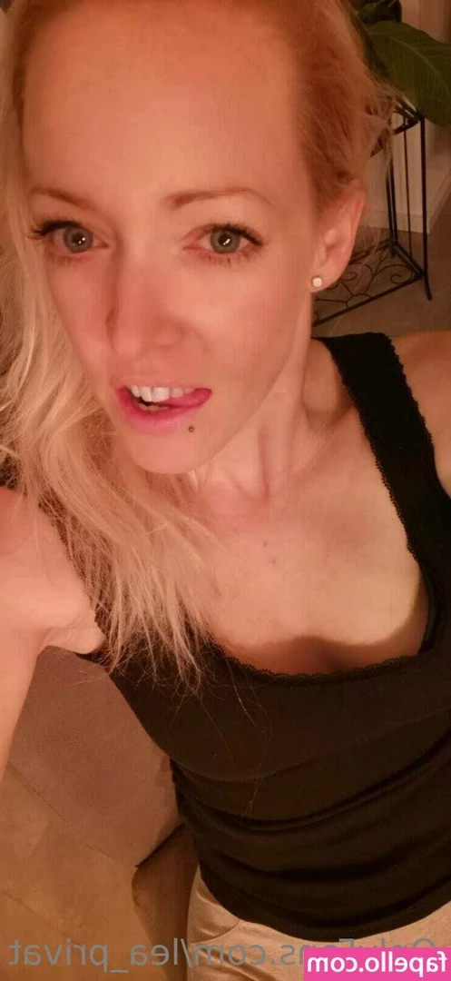 lea_privat [ lea-privat ] - Happy new years eve everyone  I m currently in bed super sick    
