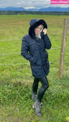 lea_privat [ lea-privat ] - Here s the un-covered version of the last picture