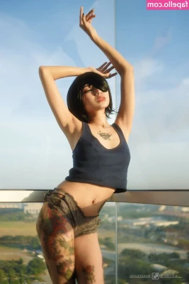 Zareen Quilop [ zareen-quilop ] - 31 picture set - Part 1 of 2 Knee high boots, leopard print hose, and