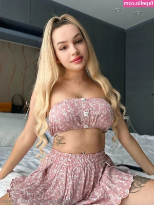 nicol_brown [ nicol-brown ] - Hey guys I do custom videos! So send me a DM with your nasty request!