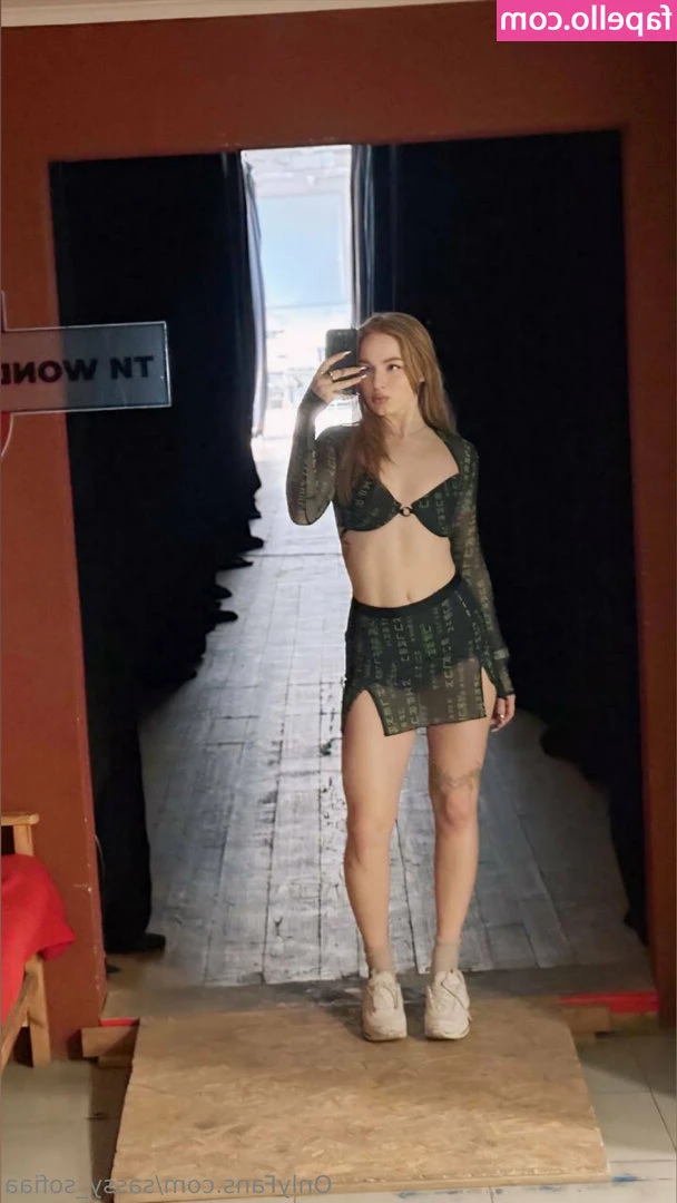 sofa_ss [ sofa-ss ] - Who wants to chat? 🥺😘