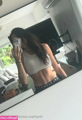 roxygirlxoxo69 - U good at weightlifting? 😈
