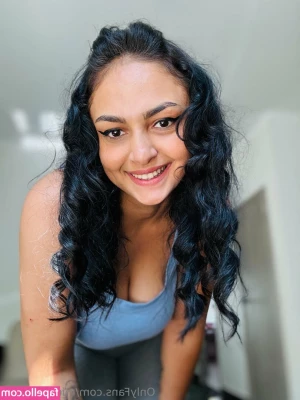 miruna.jade.free [ miruna-jade-free ] - Love seeing how hard your cock gets when you see my sexy bodyyyy part 1