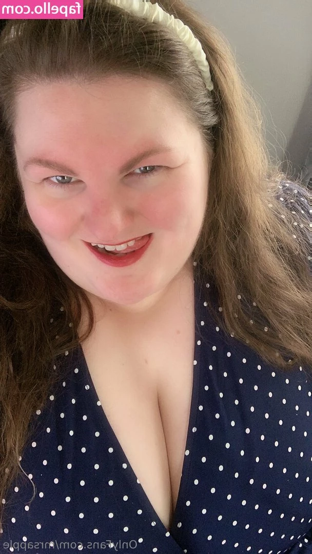 mrsapple - Here s me as always being Hella awkward  But lots of you guys ask for