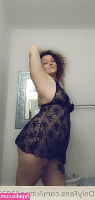 kitten42922 - Should I release the video of me getting my nipples pierced on here