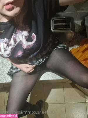 missjoy_nsfw [ missjoy-nsfw ] - My story got taken down on Instagram ughhh