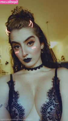 littlebunnybondage [ littlebunnybondage-1 ] - My fishnets and cutoffs make me look like a tough punk     which is